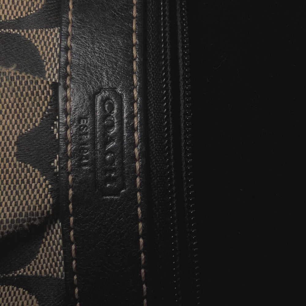 Coach Pouch - Picture 4 of 4